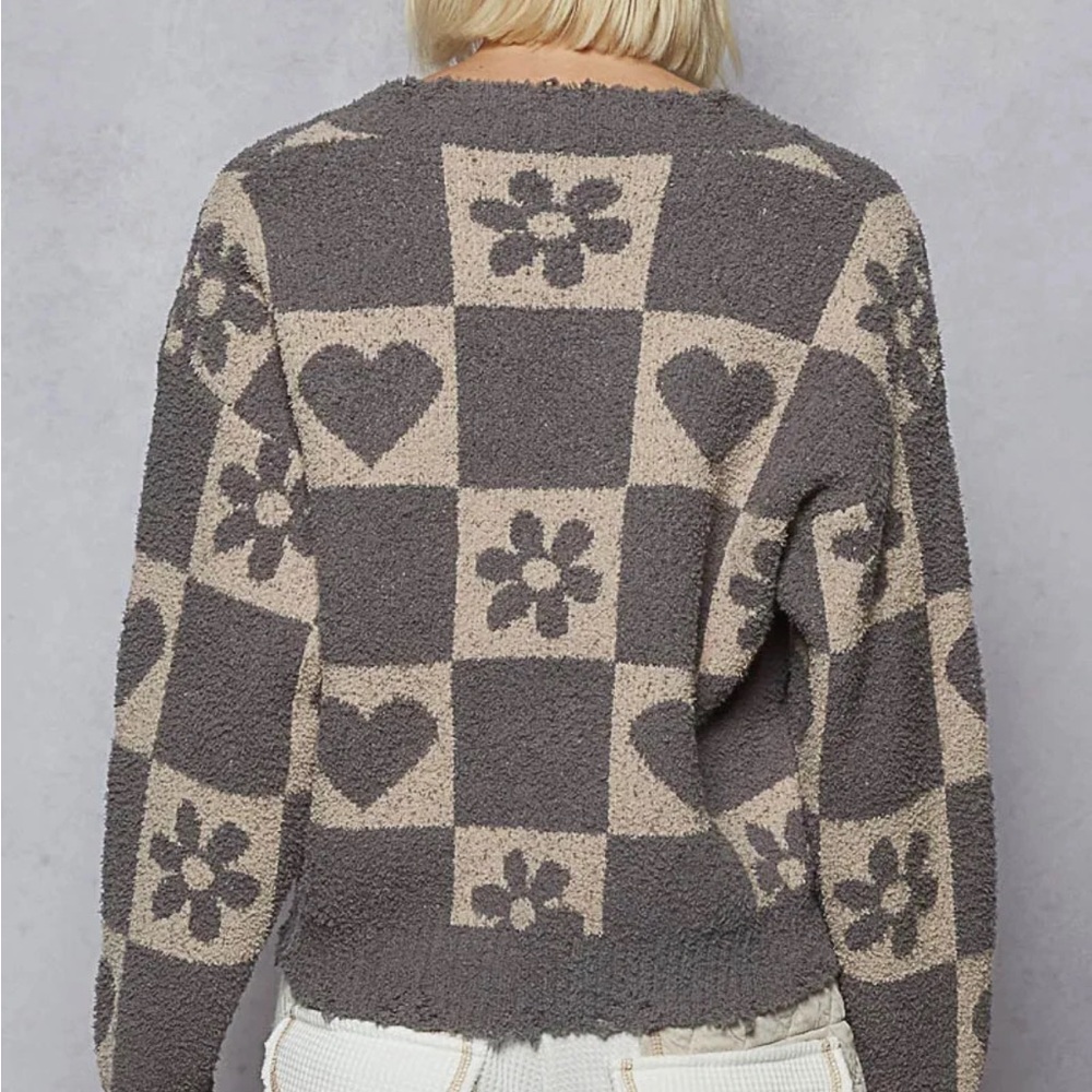 NIP POL ghost grey / beige v neck heart & floral checkered chenille Sweater L - Picture 2 of 5